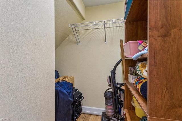1624 Skyline DR, Norfolk, VA 23518