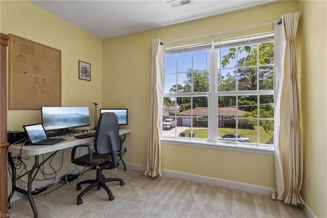 1624 Skyline DR, Norfolk, VA 23518