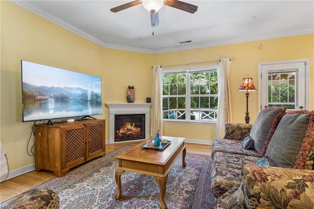 1624 Skyline DR, Norfolk, VA 23518