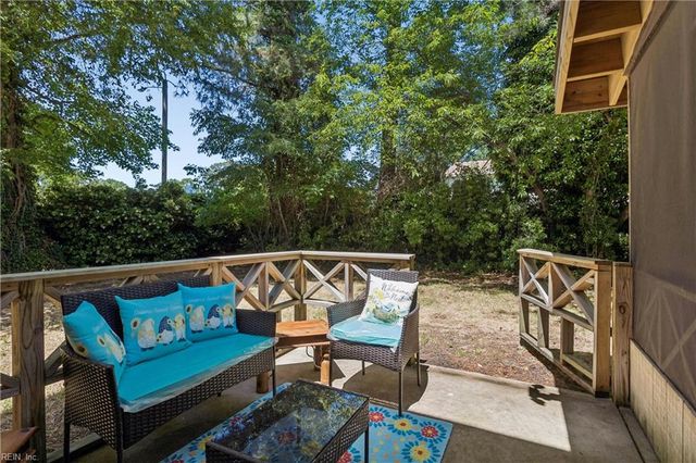1624 Skyline DR, Norfolk, VA 23518