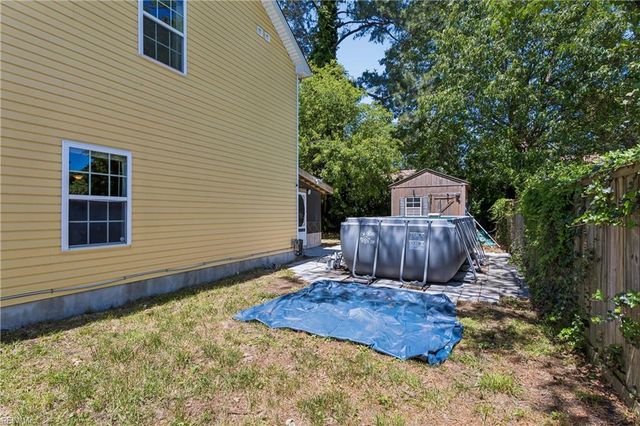 1624 Skyline DR, Norfolk, VA 23518