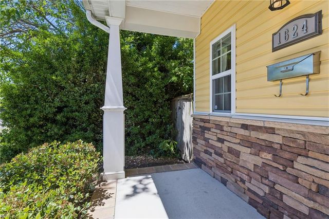 1624 Skyline DR, Norfolk, VA 23518
