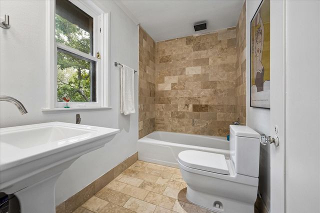 2039 University Boulevard, Houston, TX 77030