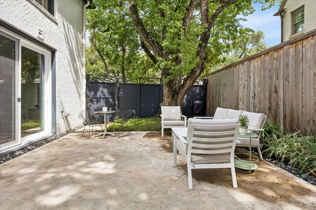 2039 University Boulevard, Houston, TX 77030