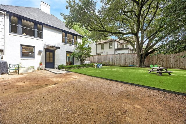2039 University Boulevard, Houston, TX 77030