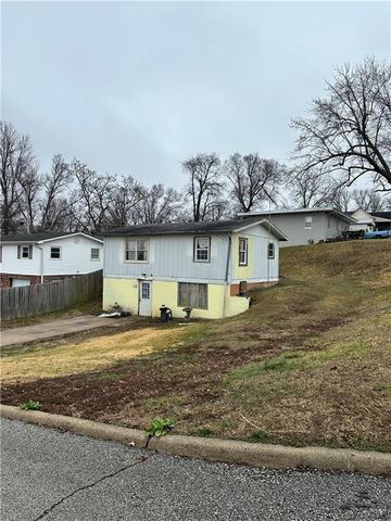 1020 Forest Avenue, Atchison, KS 66002