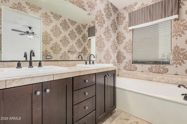 5550 N 16TH Street 114, Phoenix, AZ 85016