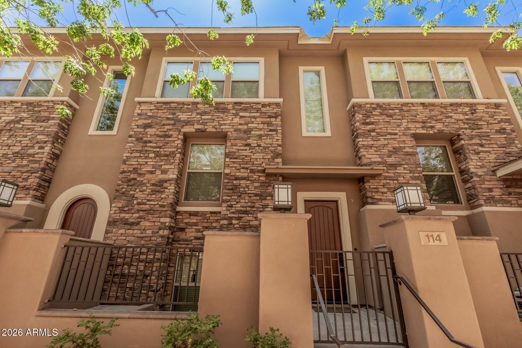 5550 N 16TH Street 114, Phoenix, AZ 85016