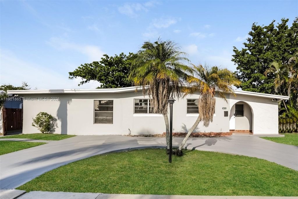5835 SW 117th Ave, Miami, FL 33183
