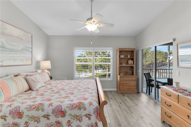 278 Newport DR 207, Naples, FL 34114