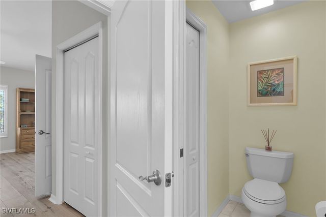 278 Newport DR 207, Naples, FL 34114