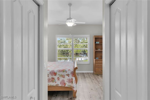 278 Newport DR 207, Naples, FL 34114