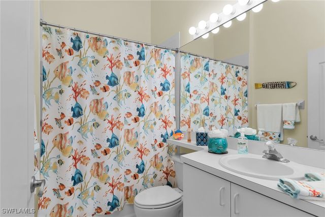 278 Newport DR 207, Naples, FL 34114