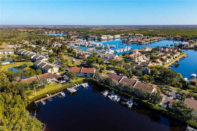 278 Newport DR 207, Naples, FL 34114