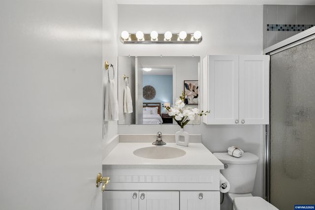 2465 Crestview Dr S, Salem, OR 97302