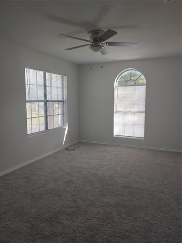 215 Lake Park Road, Lewisville, TX 75057