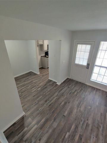 215 Lake Park Road, Lewisville, TX 75057