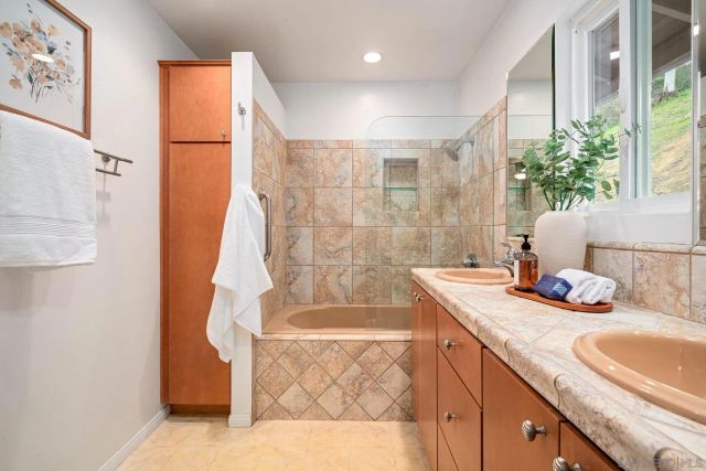 15770 Oak Valley Road, Ramona, CA 92065