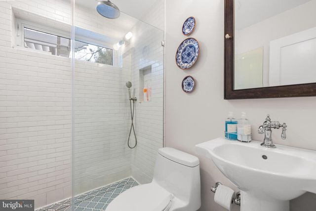 4004 ESTABROOK DR, Annandale, VA 22003