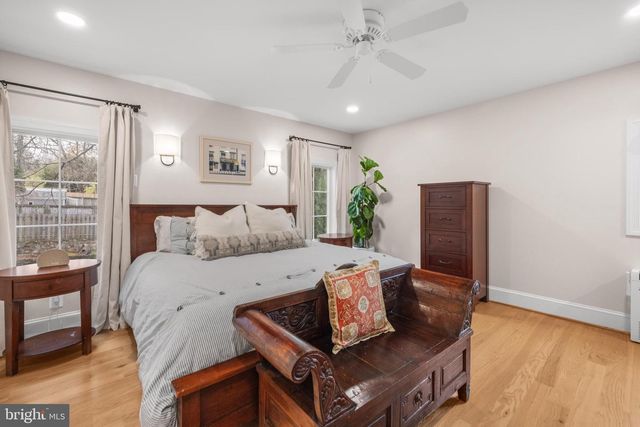 4004 ESTABROOK DR, Annandale, VA 22003