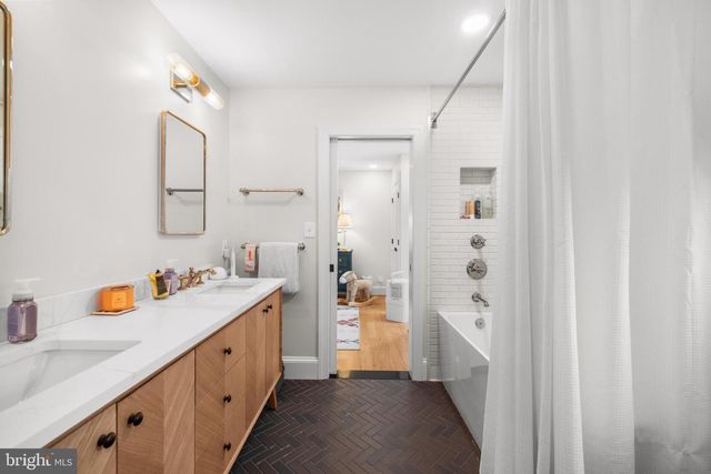 4004 ESTABROOK DR, Annandale, VA 22003