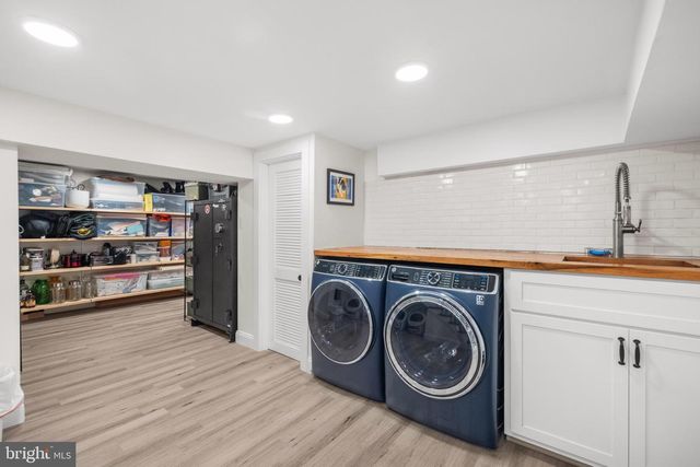 4004 ESTABROOK DR, Annandale, VA 22003