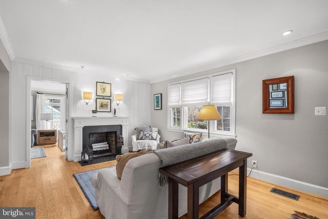 4004 ESTABROOK DR, Annandale, VA 22003