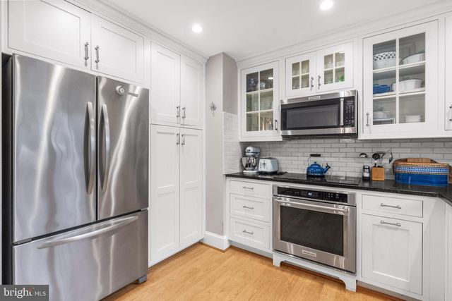 4004 ESTABROOK DR, Annandale, VA 22003