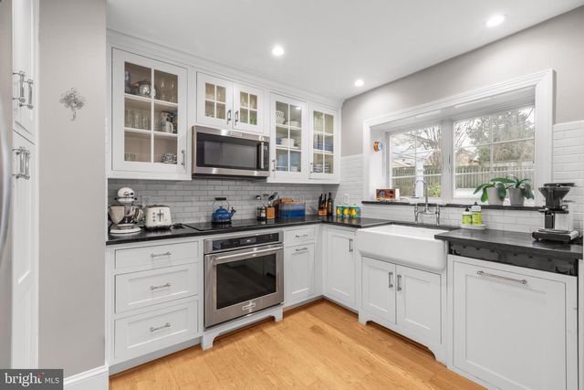 4004 ESTABROOK DR, Annandale, VA 22003