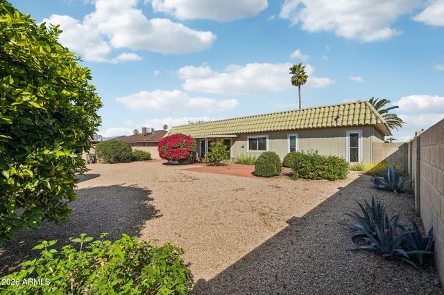 9843 W WRANGLER Drive, Sun City, AZ 85373