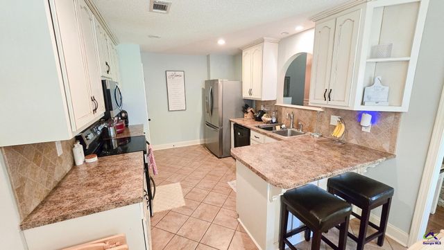 102 Woodward Pass, Kathleen, GA 31047