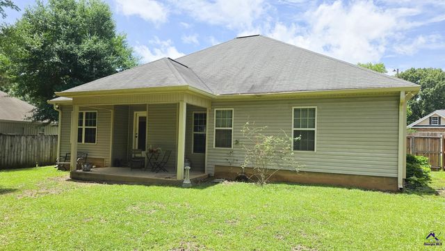 102 Woodward Pass, Kathleen, GA 31047