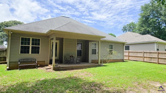 102 Woodward Pass, Kathleen, GA 31047