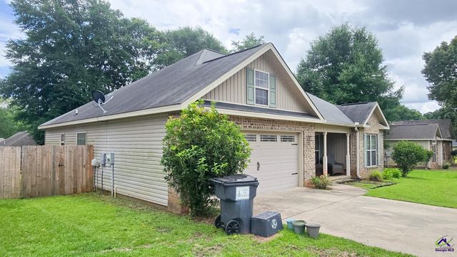 102 Woodward Pass, Kathleen, GA 31047