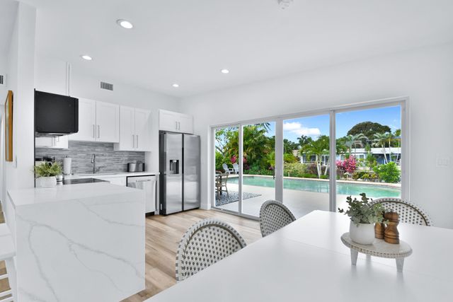 6821 Kingston Drive, Lake Worth, FL 33462