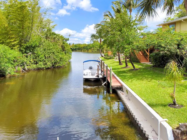 6821 Kingston Drive, Lake Worth, FL 33462