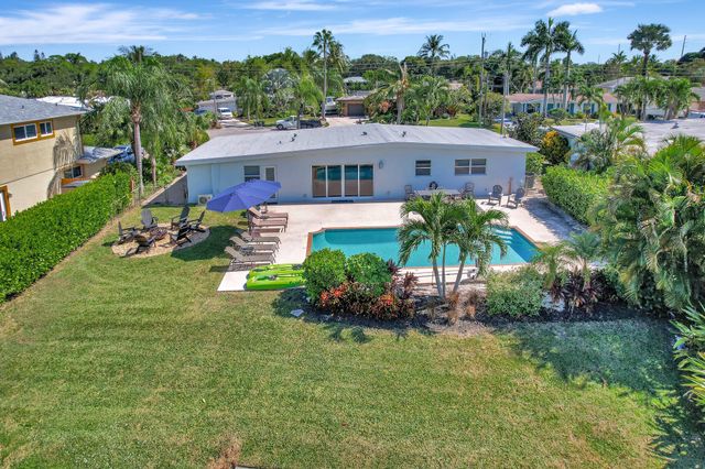 6821 Kingston Drive, Lake Worth, FL 33462
