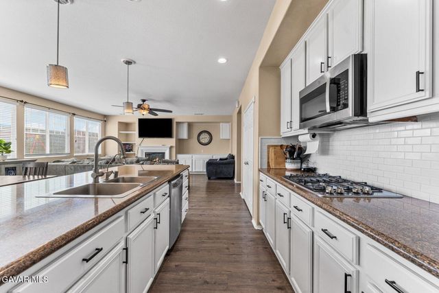 1234 Wellington Drive, Palmdale, CA 93551