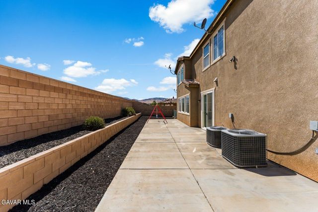 1234 Wellington Drive, Palmdale, CA 93551