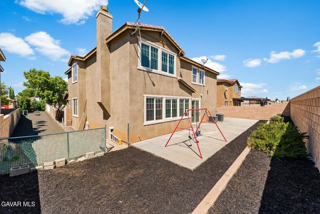 1234 Wellington Drive, Palmdale, CA 93551