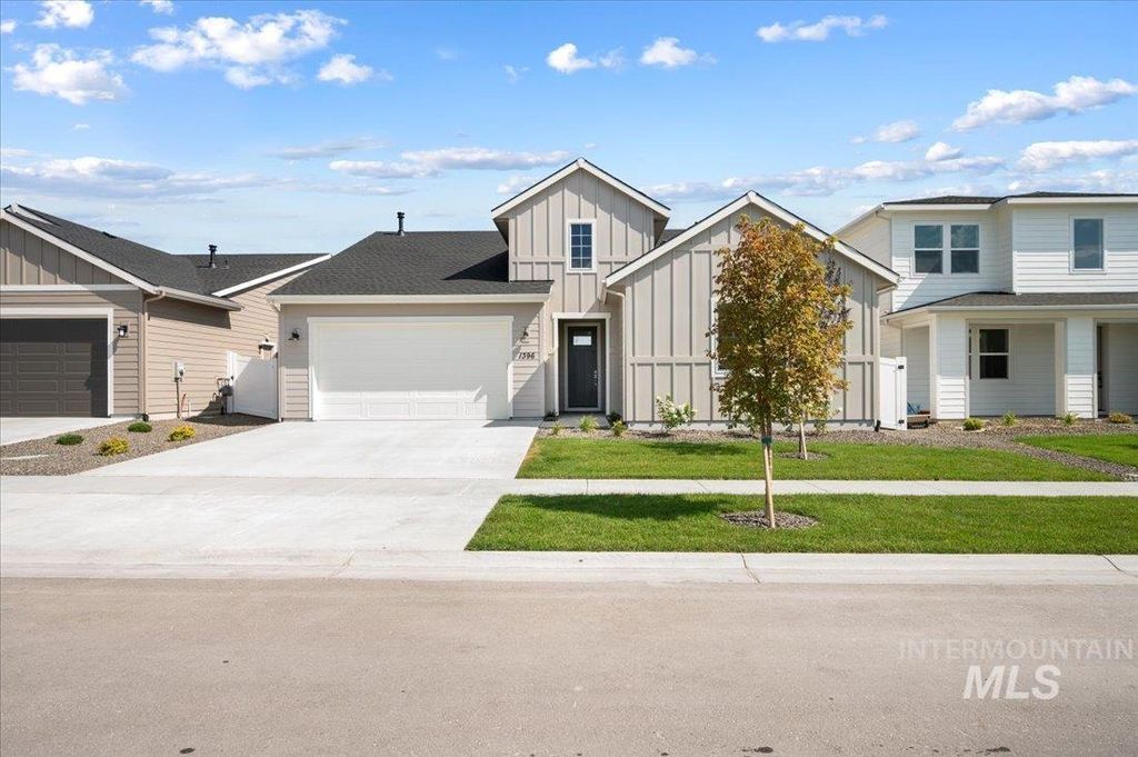6054 W Pewter Point St, Meridian, ID 83646