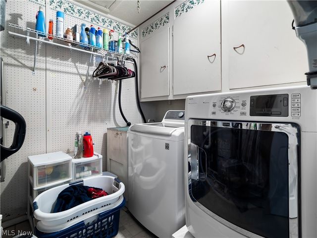 557 Crossbrook Drive, Berea, OH 44017