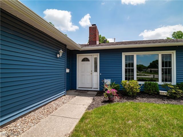 557 Crossbrook Drive, Berea, OH 44017