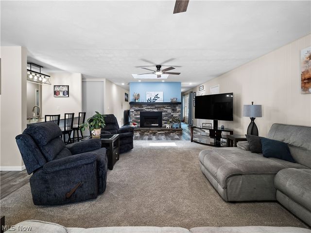 557 Crossbrook Drive, Berea, OH 44017