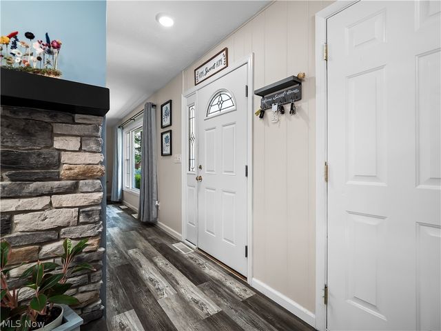 557 Crossbrook Drive, Berea, OH 44017