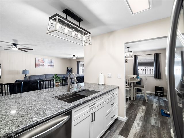 557 Crossbrook Drive, Berea, OH 44017