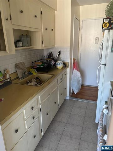 423 Walker, Fairview, NJ 07022