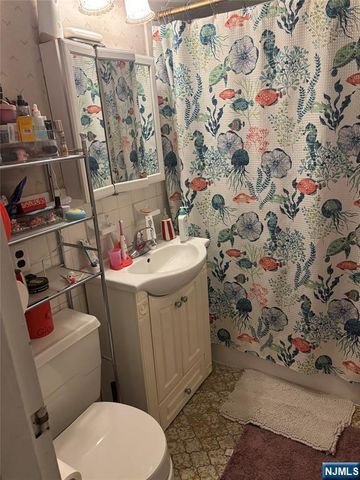 423 Walker, Fairview, NJ 07022