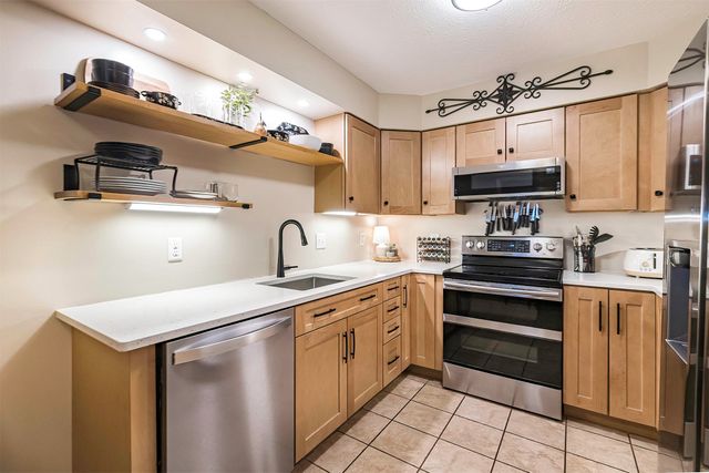 530 MONTMARC Boulevard, Erie, PA 16504