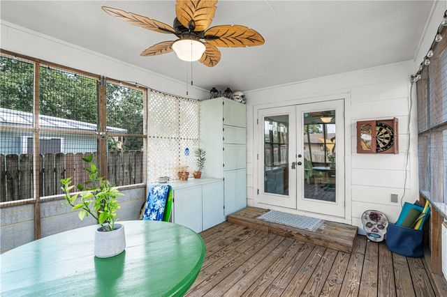 306 Naples St, Corpus Christi, TX 78404